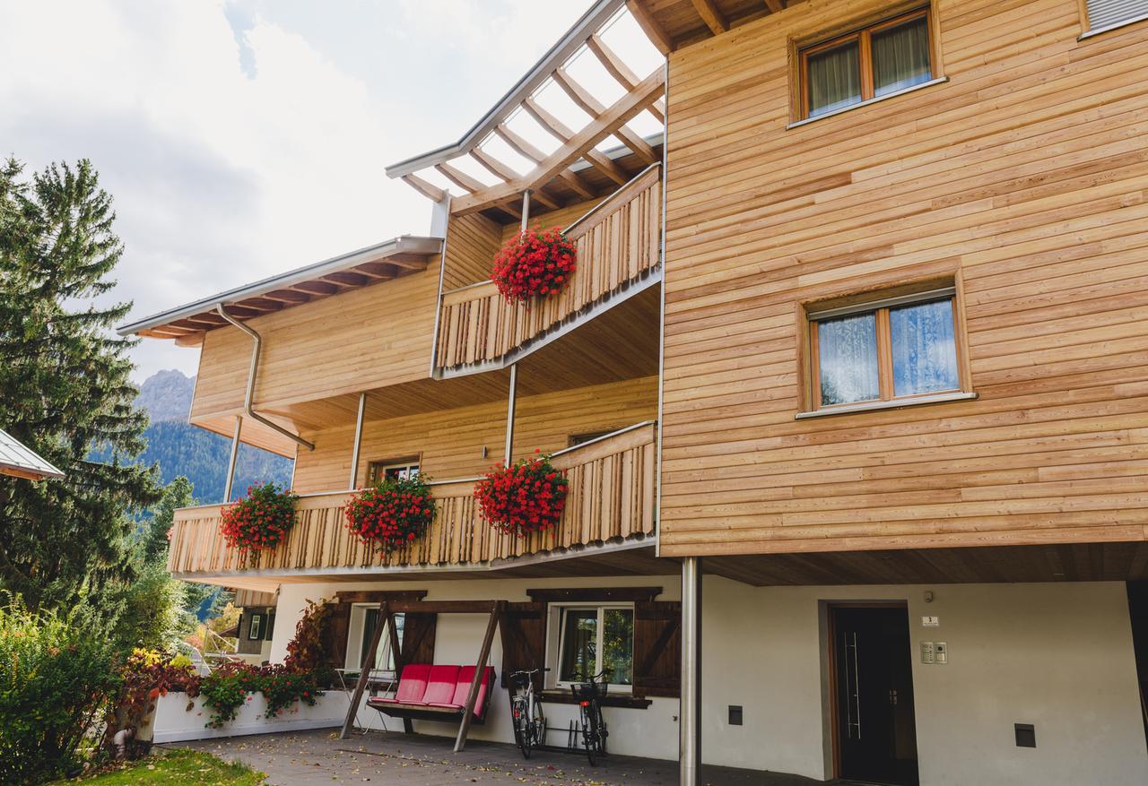 Apartments Bachmann San Candido Bagian luar foto