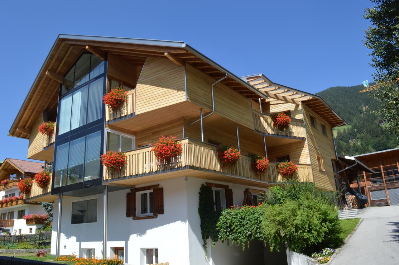 Apartments Bachmann San Candido Bagian luar foto