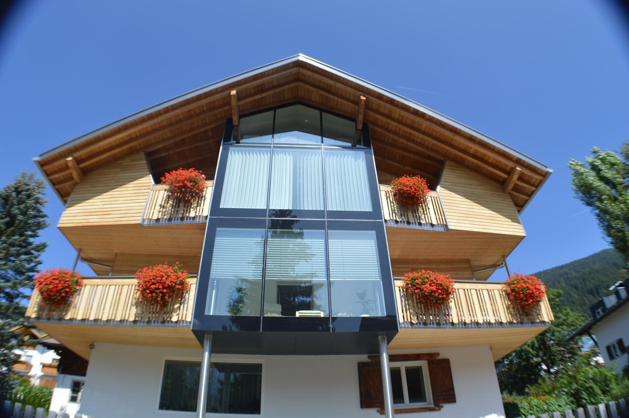 Apartments Bachmann San Candido Bagian luar foto